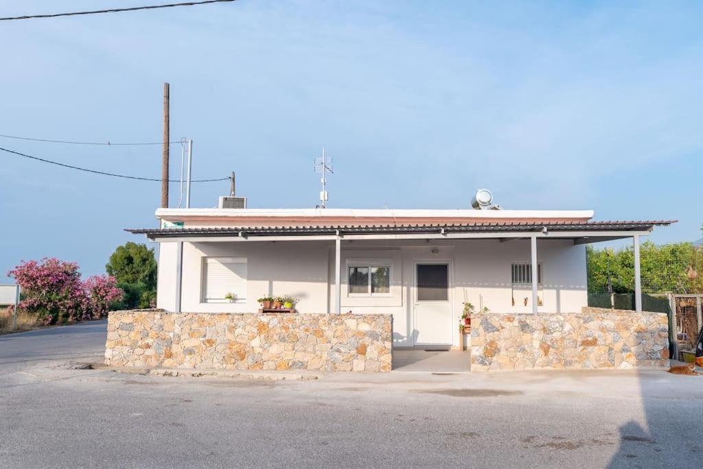 Zografia - Charming House Near The Coast Apartman Marmári Kültér fotó